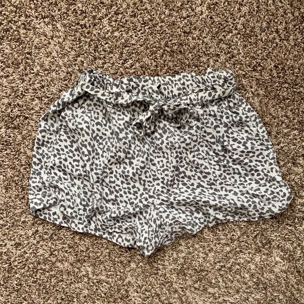 SIZE XL AERIE LEOPARD PRINT SHORTS